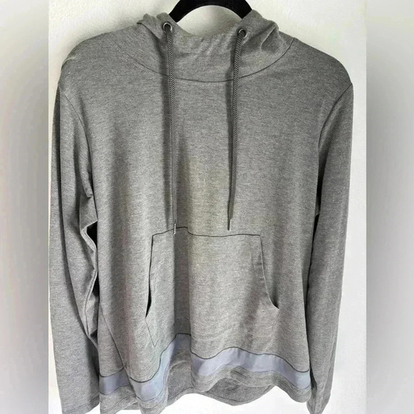 Sporty and Breathable Grey Oversized Activewear sweatshirt with Meshed details - Picture 2 of 4